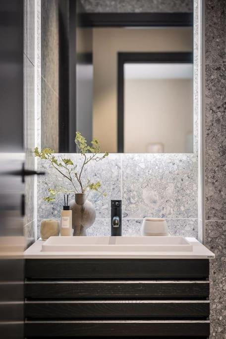 Stay L Luxurious Hideaway In Centrum Bergen Bagian luar foto